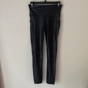 Spanx shiney leggings - size M